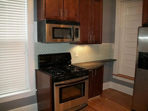 2nd image of 3611 N Wilton Ave #1