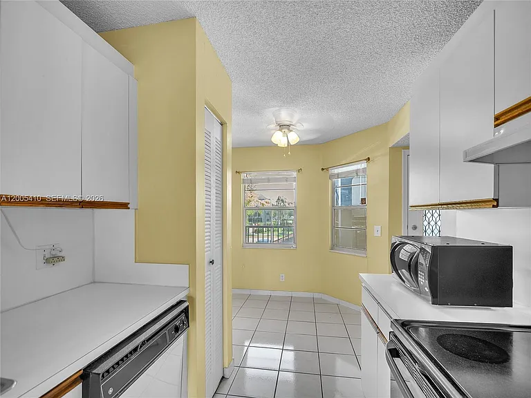 12701 SW 13th St #202F — Photo 8