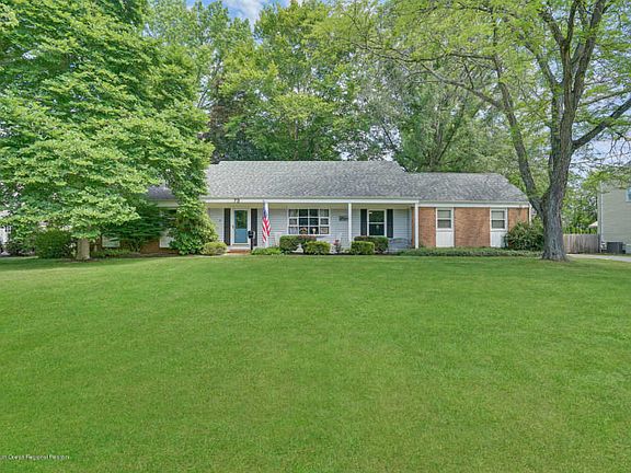 4th image of 73 Stratford Dr