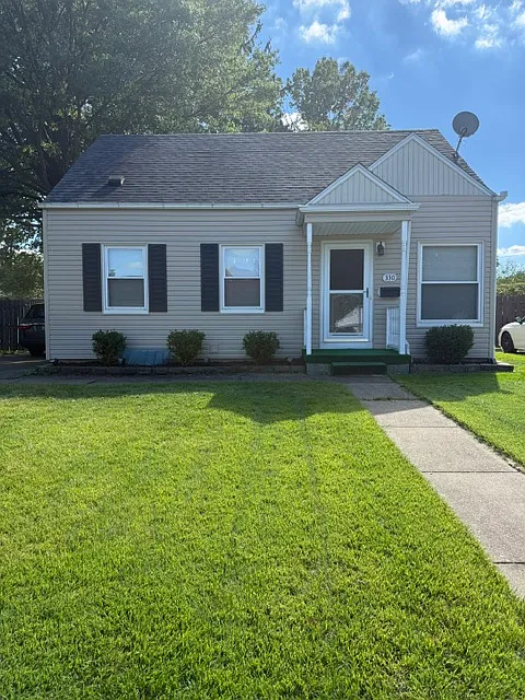 3 bed, 1008 sqft, $1,650 — Photo 1