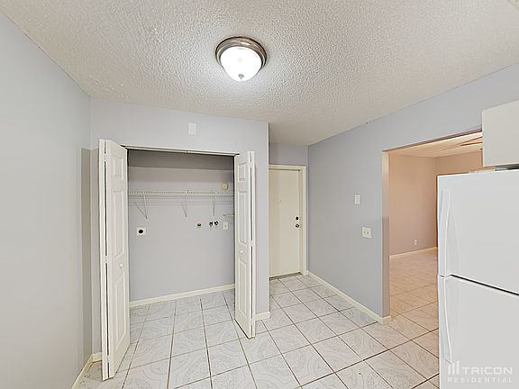 4th image of 1722 Plantation Dr