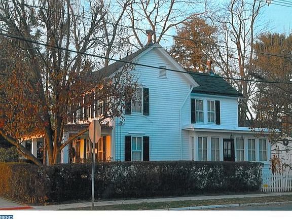 3rd image of 112 River Dr