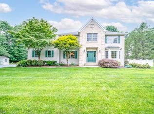 8 Hemlock Dr, Budd Lake, NJ 07828