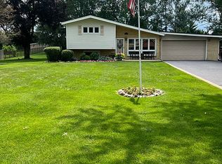 709 Valley View Dr, Schaumburg, IL 60193