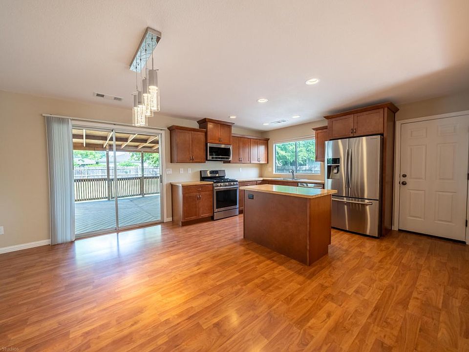 4520 Enchanted Way-14