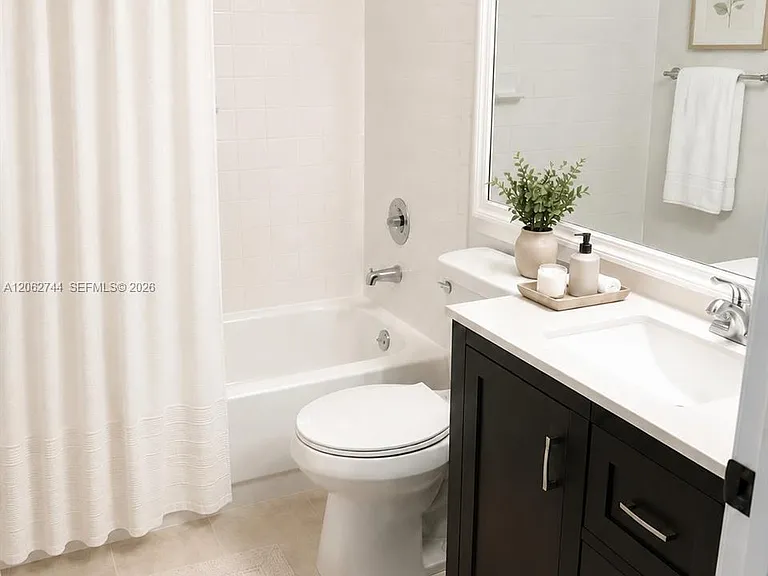 560 S Park Rd #723 — Photo 6