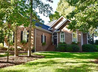 2632 Willowbrook Dr, Matthews, NC 28104