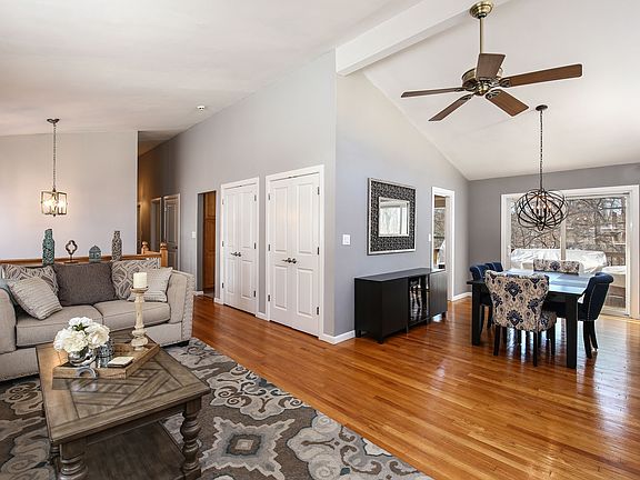 2507%20ridge%20st%2Cyorktown%20heights%20%20%28%20007%20OF%20%2021%29.JPG
