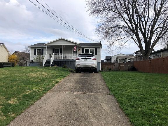 2nd image of 300 Woodview Cir