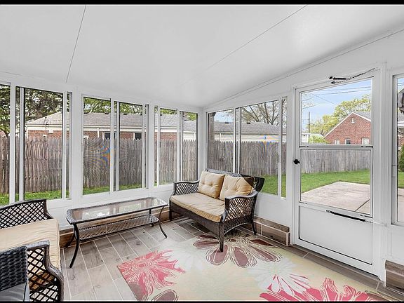 2nd image of 18925 Carlysle Ave