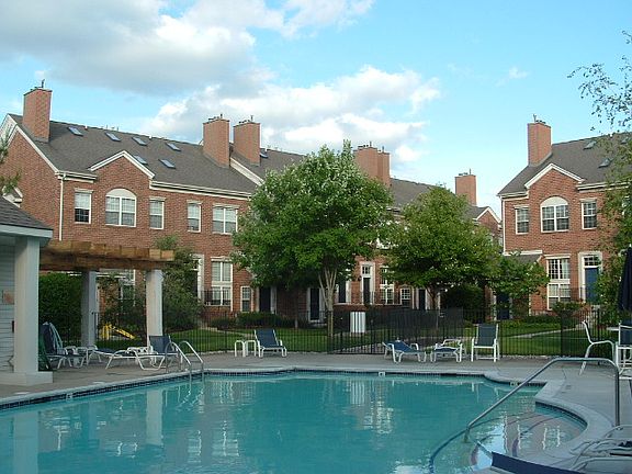 2nd image of 1539 Chesapeake Dr #1