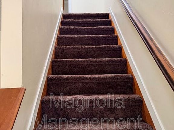 5th image of 226 Oak St APT B
