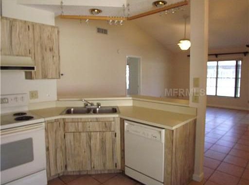 5th image of 12812 Millridge Forest St