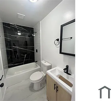 3 bed, $2,200 — Photo 2