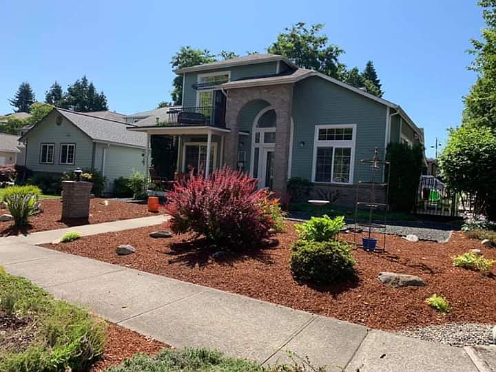 1st image of 101 Maple Park Ave SE