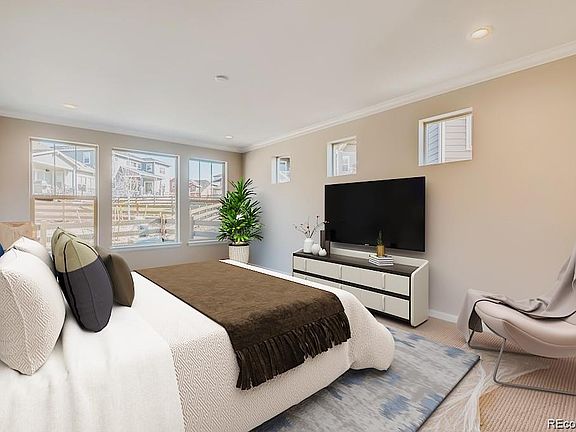 4th image of 11847 Discovery Cir