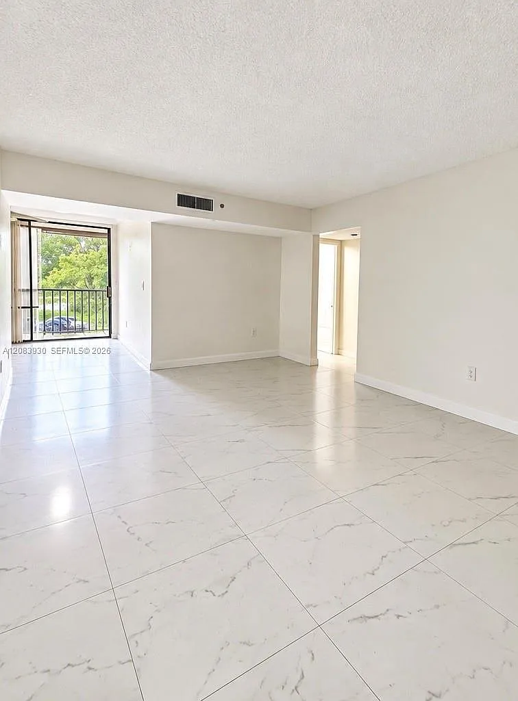 Horizons West Condo #9 — Photo 2