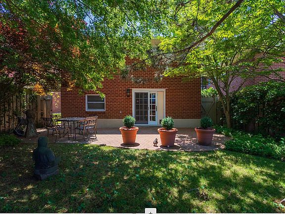 5th image of 190 Barlow Dr S #1