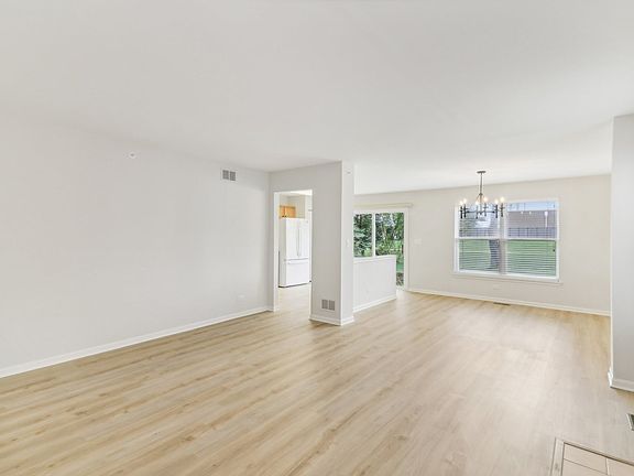 4th image of 874 March St #0