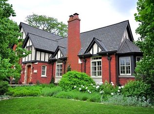 85 Akenside Rd, Riverside, IL 60546