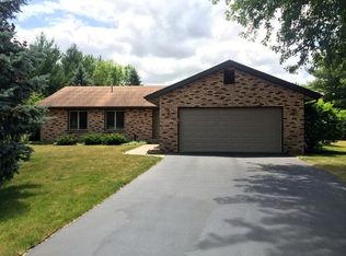 1148 Sandpebble Dr, Rockton, IL 61072