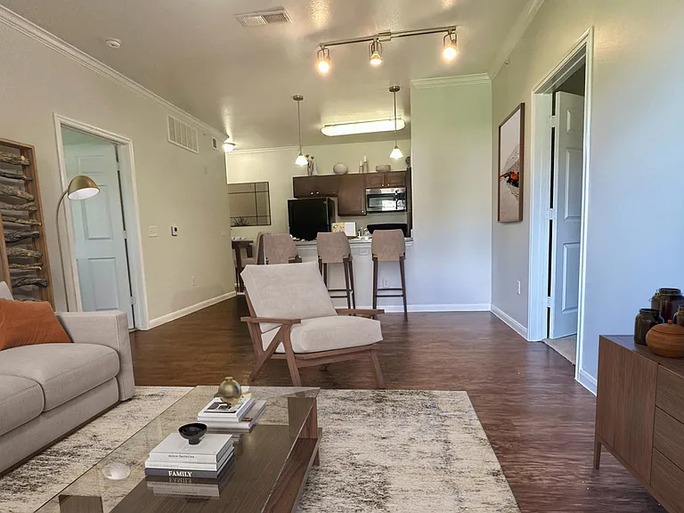 320 S Stewart Blvd — Photo 25