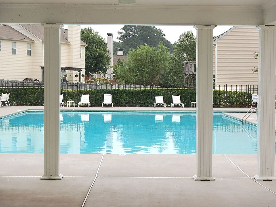 2nd image of 2602 Whispering Pines Dr