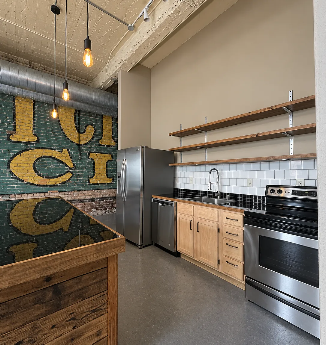 1 bed, 2000 sqft, $2,100 — Photo 2