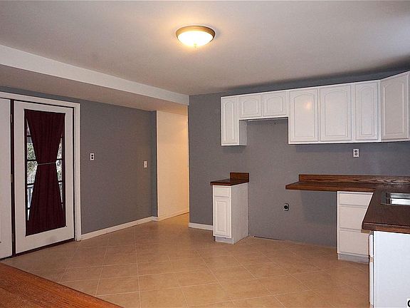 5th image of 343 N 2nd St