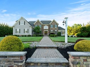 5 Addison Ave, Belle Mead, NJ 08502