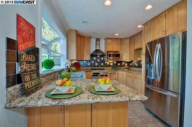 66 Snyder Way — Photo 6