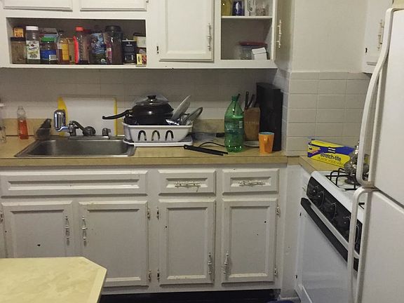 4th image of 2041 49th St