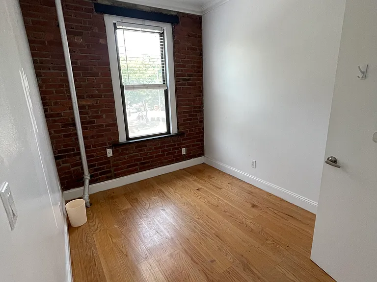 3694 Broadway #2B — Photo 3