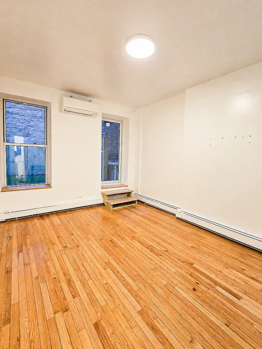 60 West 45th Street — Photo 2