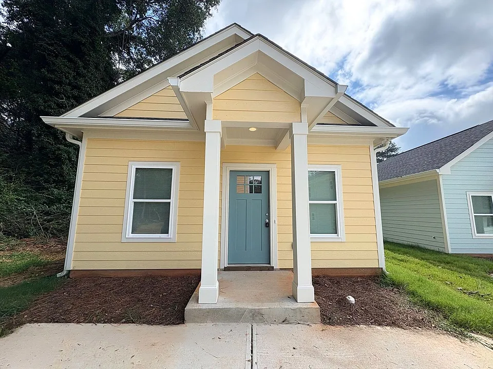 175 Barnett Shoals Rd #B