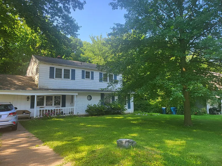 10 Binford Ln — Photo 1