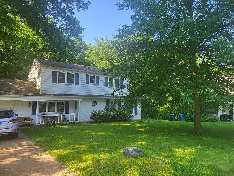 1st image of 10 Binford Ln