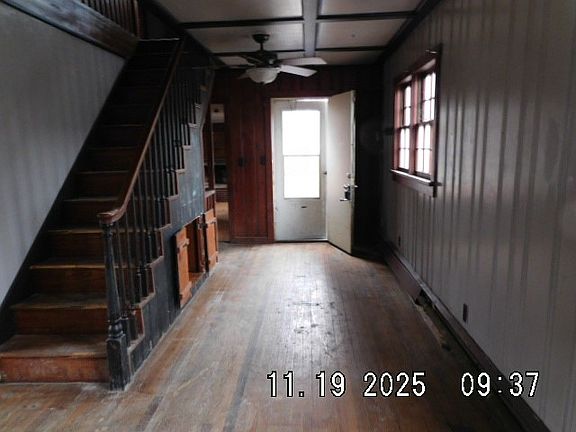 5th image of 100 W Lincoln St