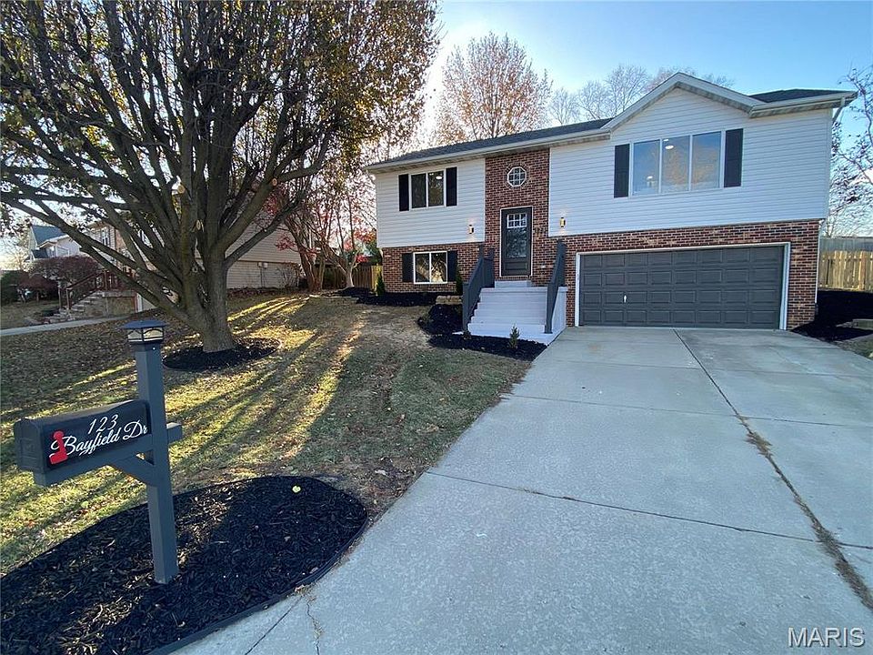 1st image of 123 Bayfield Dr