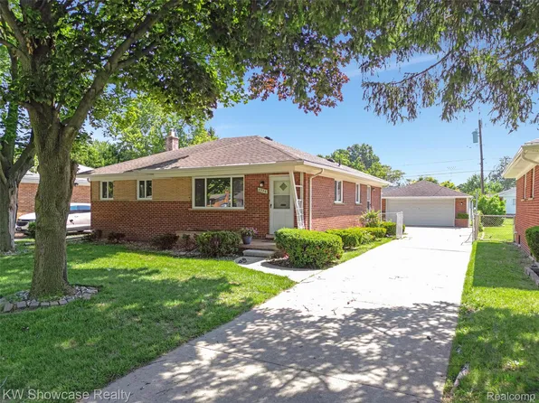 8936 Merriman Rd, Livonia, MI 48150