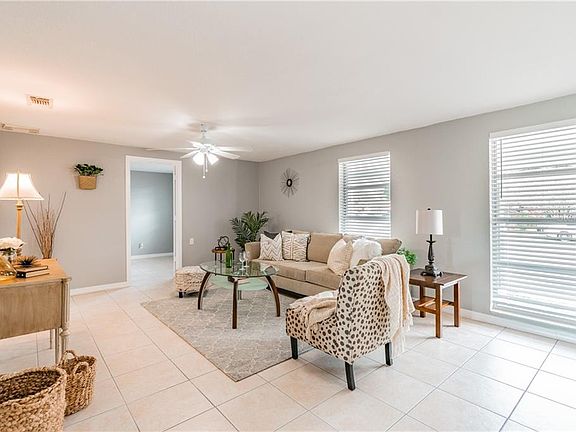 4th image of 8347 Galewood Cir