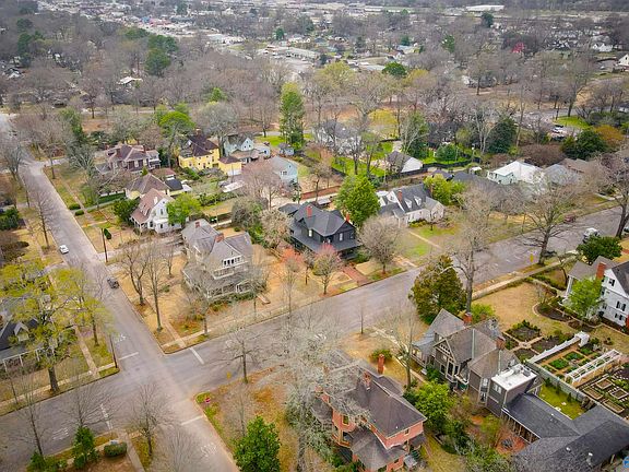 3rd image of 643 Sherman St SE