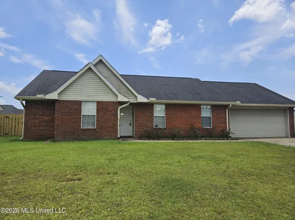 2312 Paula Cir, Ocean Springs, MS 39564