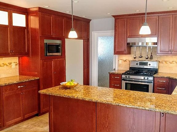 5th image of 27252 Langside Ave
