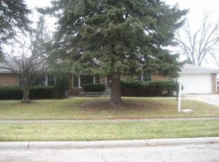 712 Cedar Ave, Waukegan, IL 60085