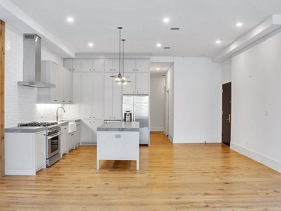 5th image of 45 White St APT 5a