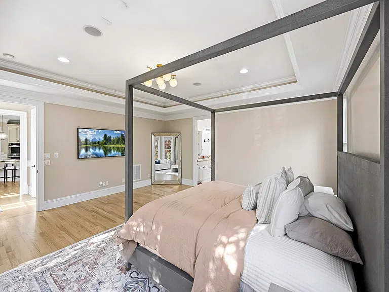 9805 Strike The Gold Ln — Photo 18