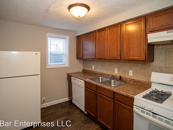 5th image of 3508 Jackson St #8