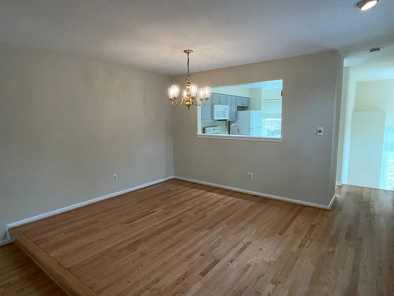 1311 Templeton Pl — Photo 10