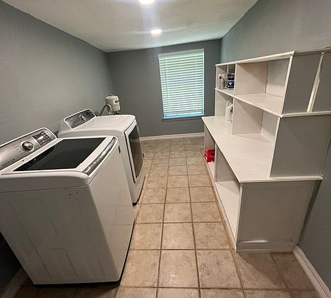 3rd image of 2607 Clayton Pl